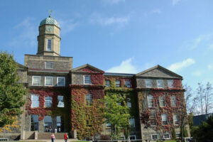 دانشگاه دالهاوزی کانادا